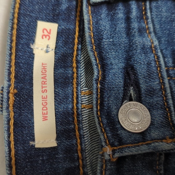 Levi's Women's Wedgie Straight Leg Button Fly Dark Wash Hi Rise 32Wx28L - Picture 8 of 8
